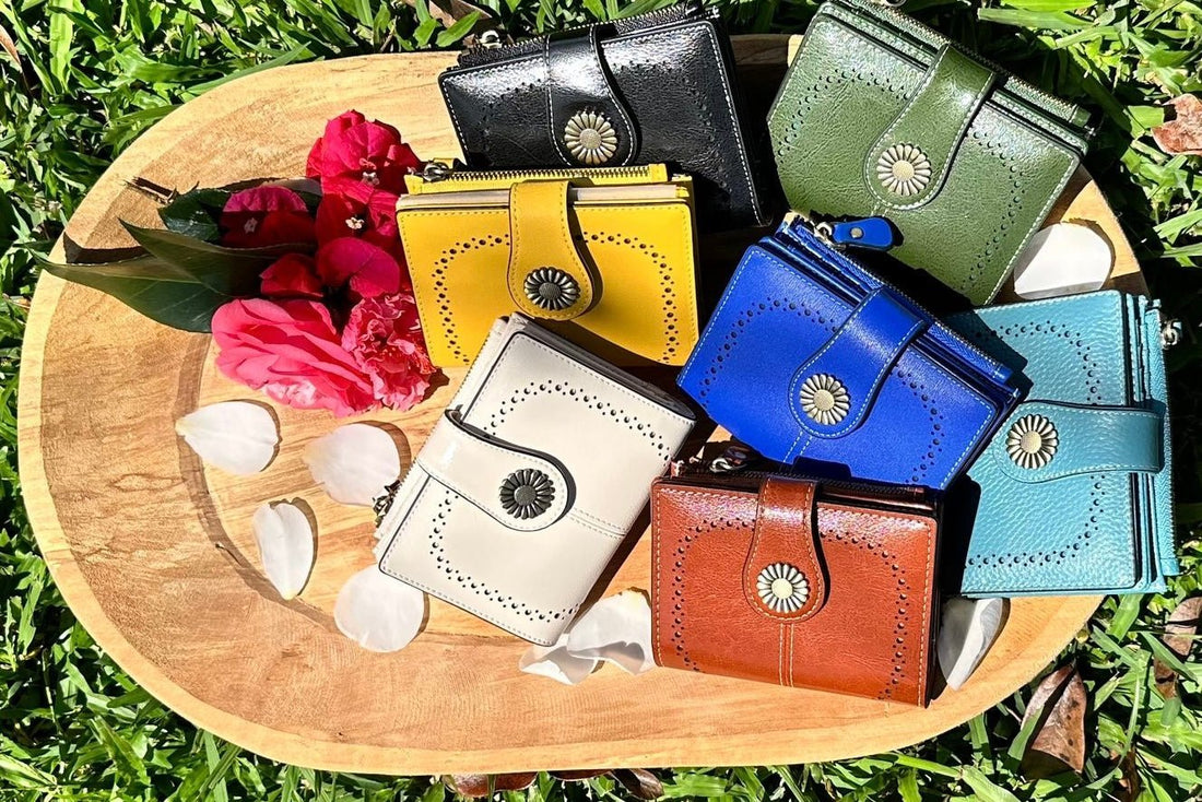 Tu Estilo, Protegido: Carteras de Cuero con Bloqueo RFID y Ventana para ID - Lupita and Prudence Costa Rica